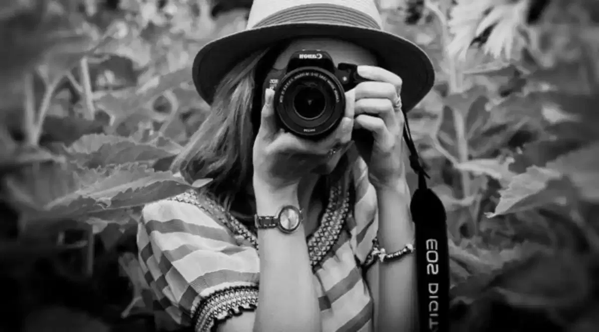 Photography money fast as a woman
